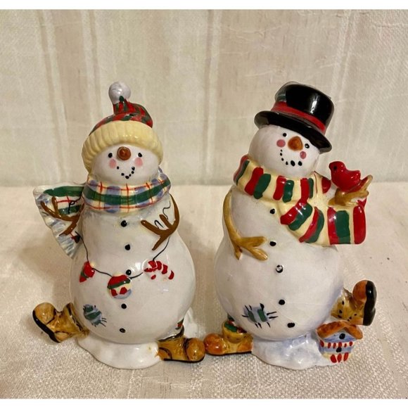 Porcelain Ceramic Frosty Salt Pepper Shakers - Picture 1 of 5